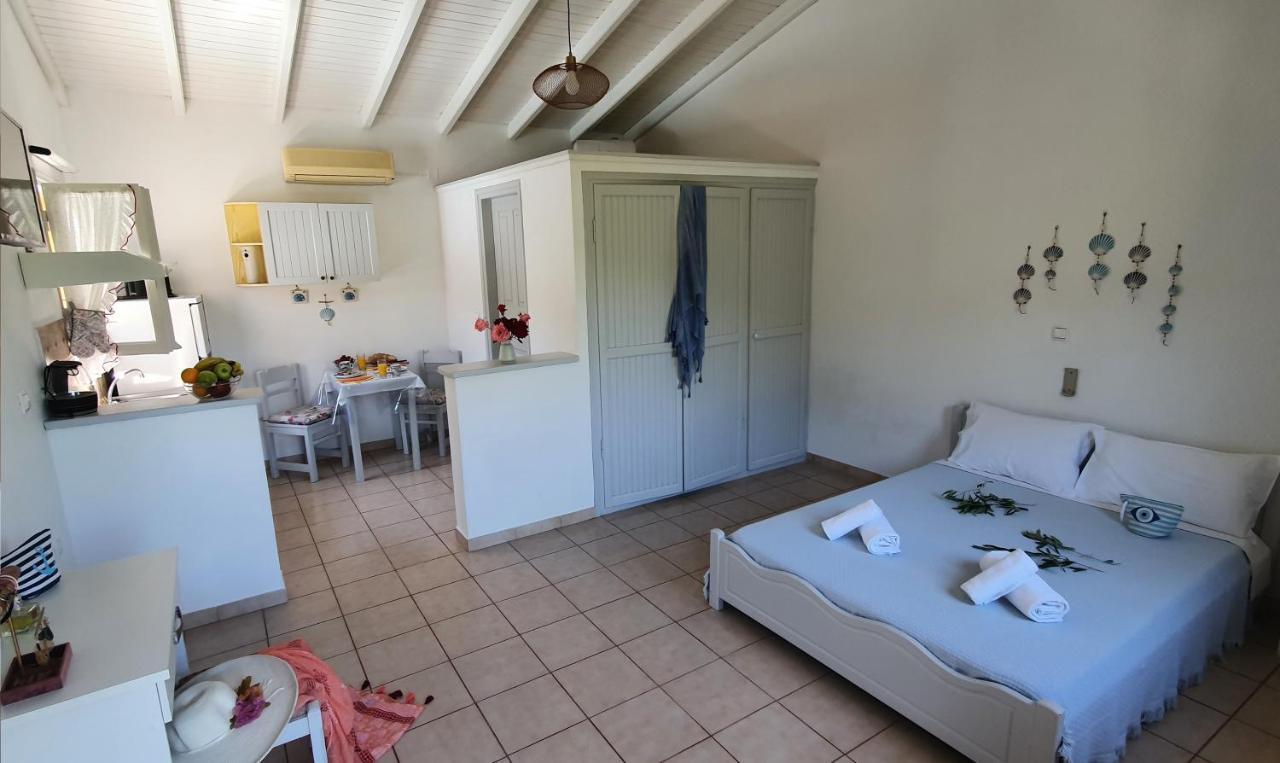 Aphrodite Studios & Apt With Pool Lakka  Bagian luar foto